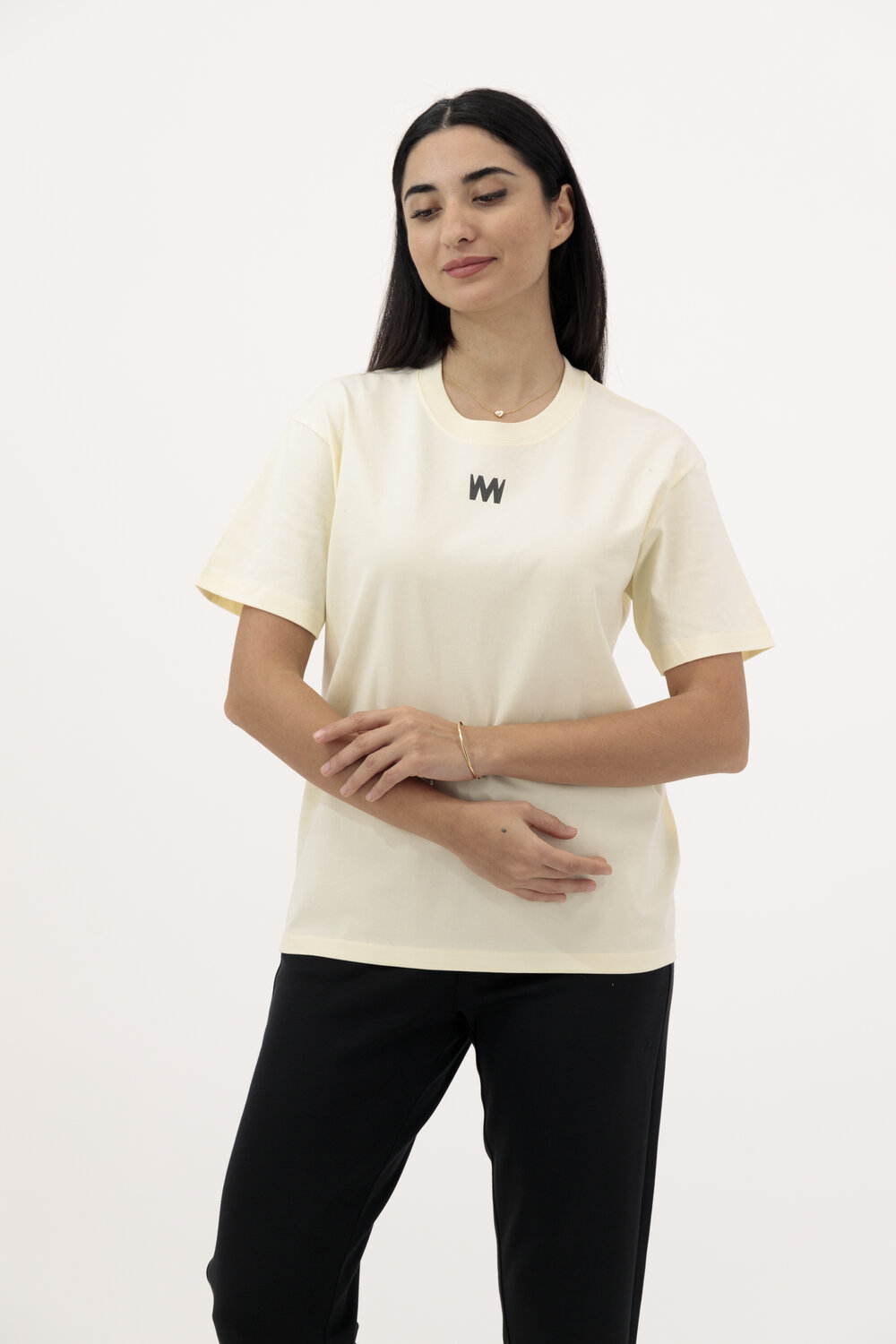 قميص قطني لون كريمي بتصميم كتلبيل 